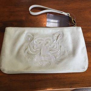 Deena & Ozzy light gray clutch purse